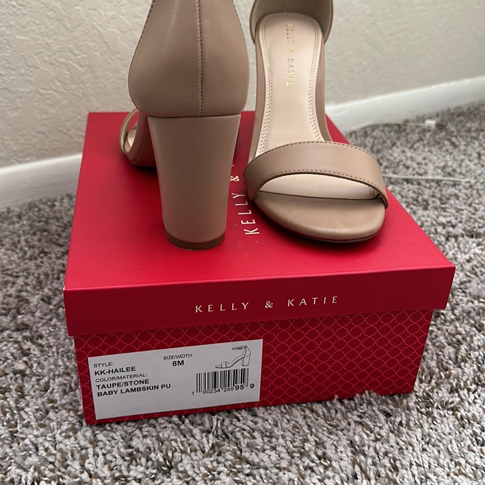 Heels - Picture 4 of 4